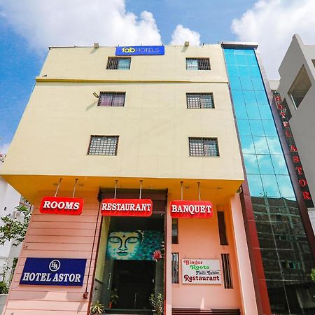 Fabhotel Astor Gaya Luaran gambar